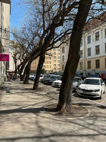 Sunny House One Apartamento Bratislava Exterior foto